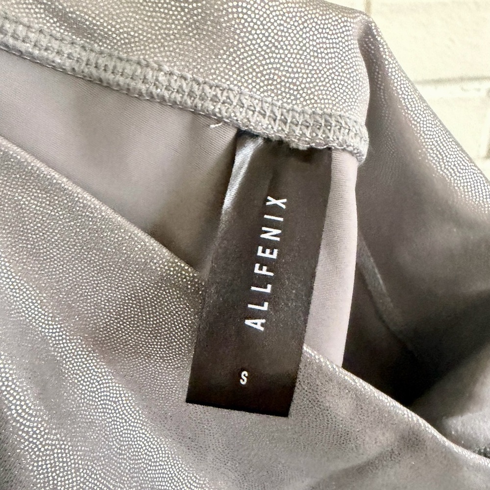 Allfenix Liquid Silver Women's High-Waisted 7/8 Leggings, SZ S LIKE NEW! - Picture 8 of 8